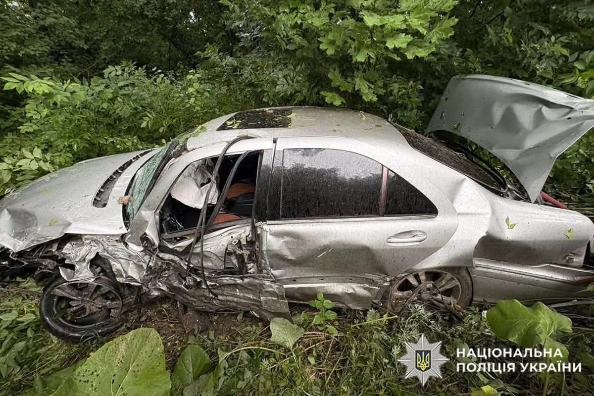 Масштабна автотроща під Хмельницьким: є постраждалий