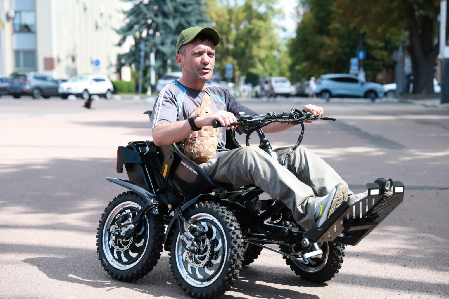 Швеція передала Хмельниччині транспорт для ветеранів