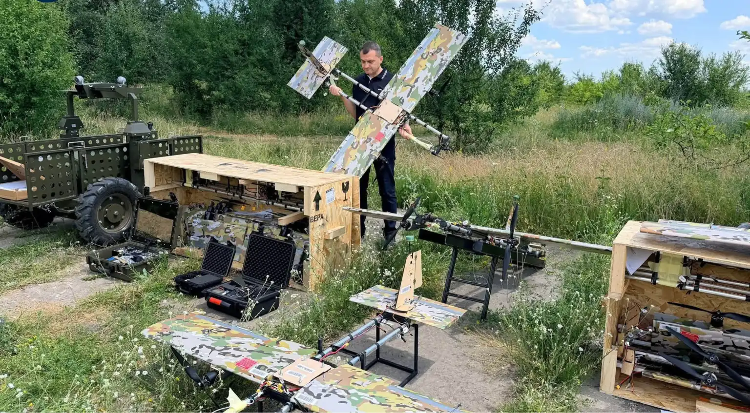 Хмельничани забезпечили бійців високотехнологічним арсеналом