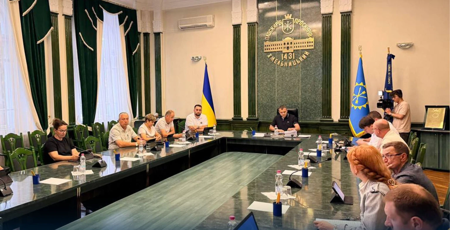 Виконком у Хмельницькому погодив транспортний план до 2040 року та соціальні рішення для громади