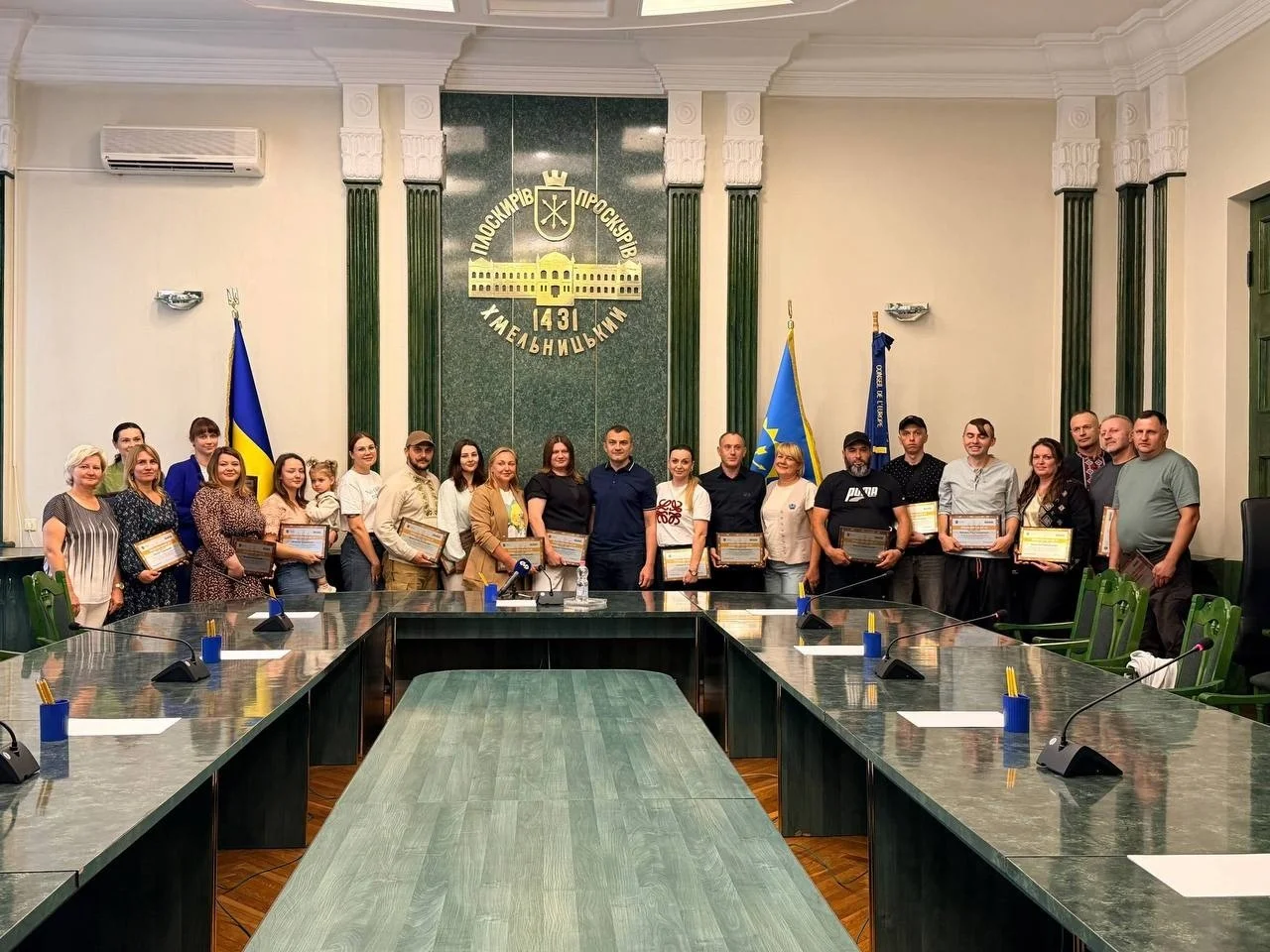 У Хмельницькому привітали підприємців і працівників торгівлі, які підтримують громаду та військових