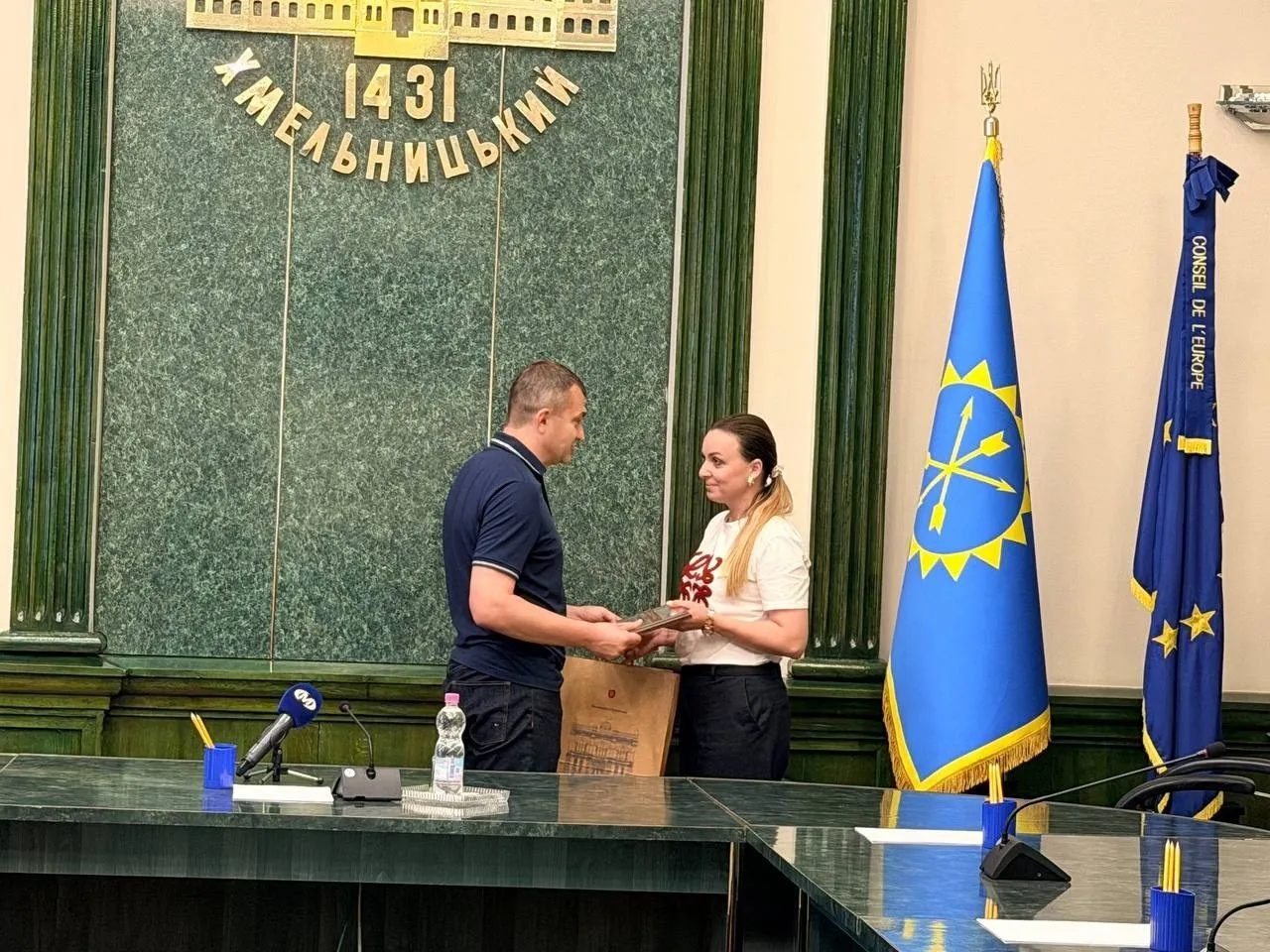 У Хмельницькому привітали підприємців і працівників торгівлі, які підтримують громаду та військових
